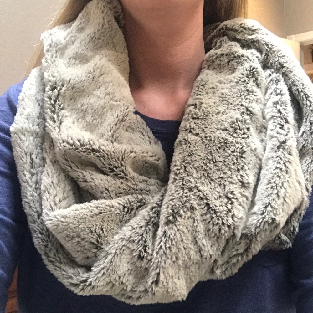 Infinity scarf
